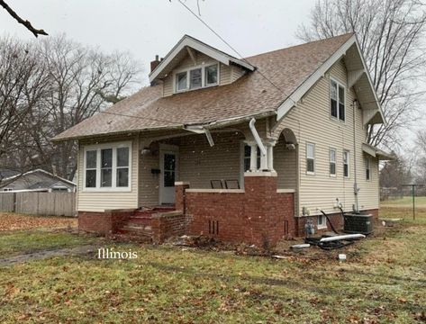 c.1915 Cheap House For Sale in Illinois With Lovely Woodwork $48K - Old Houses Under $50K Cheap Houses For Sale, Cheap House, Cheap Houses, Old Houses For Sale, Wood Trim, Detached Garage, Eat In Kitchen, Houses For Sale, Formal Dining Room