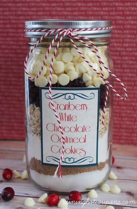 Cranberry White Chocolate Oatmeal Cookie in a Jar Recipe + FREE Printable Labels (Perfect Gift!) Cranberry White Chocolate Cookies In A Jar, Cranberry White Chocolate Oatmeal Cookie, Oatmeal Cookies In A Jar Recipe, Cookie In A Jar Recipe, Cookie In A Jar, Mason Jar Cookie Recipes, White Chocolate Oatmeal, Cookies Cranberry, Jar Mixes