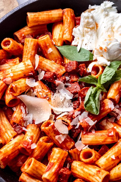 Chorizo Pasta Bake, Chorizo Pasta Recipes, Tomato Passata, Slow Cooker Bolognese, Chorizo Pasta, Aldi Recipes, Spicy Pasta, Recipe Pasta, Cheap Healthy