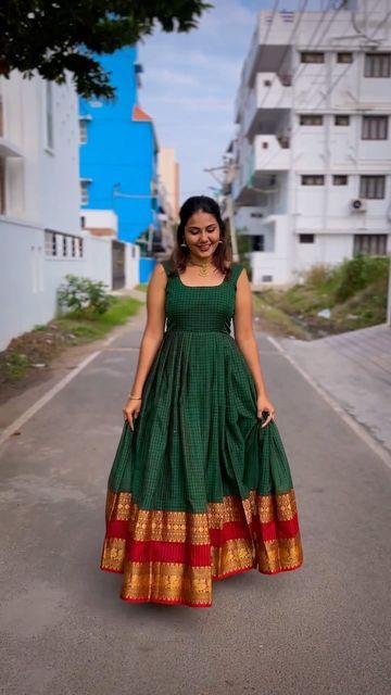 Narayanpet Dress, Checks Pattern, Traditional Aesthetic, Dress Book, Sari Dress, Stylish Dress Book, Saree Dress, Check Pattern, Dress Pattern