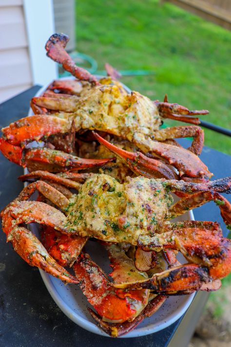 The+Best+Blue+Crabs+On+The+Grill Crab Marinade Recipes, Steamed Blue Crab, Grilled Snow Crab Legs Recipe, Grilled Blue Crab, Blue Crab Boil, Garlic Crabs Recipe, Whole Crab Recipes, Blue Crab Boil Recipe, Bbq Set Up Ideas