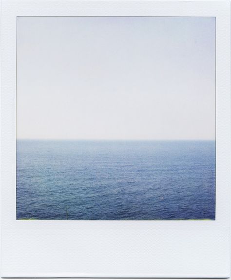 by masaaki miyara Polaroid Photography, Photo Polaroid, Instant Photography, Polaroid Photo, Polaroid Frame, Photos Inspo, Instant Photos, Polaroid Pictures, Polaroid Photos