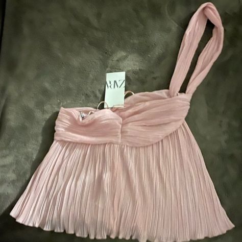 Zara Usa Size Medium, Mex Size 28, Uk Size M, It Size M, Br Size M, Eur Size M Color - Pink Condition - Brand New 100% Polyester Shirt Jacket Womens, Blue Striped Blouse, Balloon Sleeve Top, Zara Shirt, Small Crop Tops, Zara Top, Lightweight Tops, Knit Crop Top, Floral Sleeveless