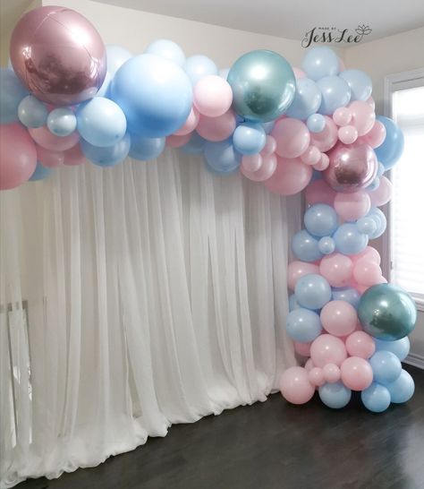 Pink And Blue Gender Reveal Balloon Arch, Make It Pink Make It Blue Gender Reveal, Gender Reveal Backdrop Ideas Backgrounds, Pink And Blue Decorations, Backdrop For Gender Reveal, Gender Reveal Backdrop Ideas, Blue Birthday Themes, Balloon Garland Backdrop, Pink And Blue Gender Reveal