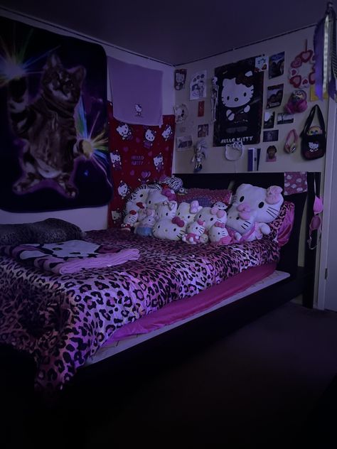 2000s Bedroom Aesthetic, Hello Kitty Tapestry, Y2k Room Ideas, Hot Pink Room, Hello Kitty Room Decor, Cool Room Decor, Chill Room, Cute Diy Room Decor, Room Redesign