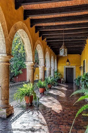 Style Hacienda, Hacienda Homes, Spanish Hacienda, Mexican Hacienda, Hacienda Style Homes, Mexico House, Mediterranean Home Decor, Spanish Architecture, Spanish Style Home