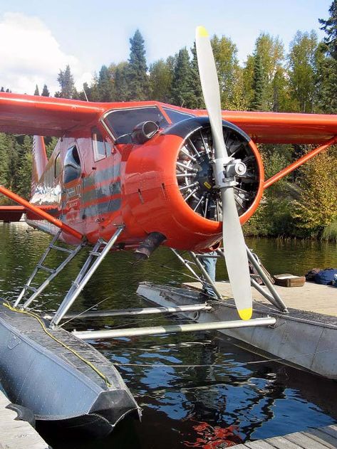 DeHavilland Beaver-Susitna Air Service.  Notice the original two bladed prop. Dehavilland Beaver, Plane Float, Amphibious Aircraft, Bush Plane, Plane And Pilot, Float Plane, Aviation World, Old Planes, Soft Face