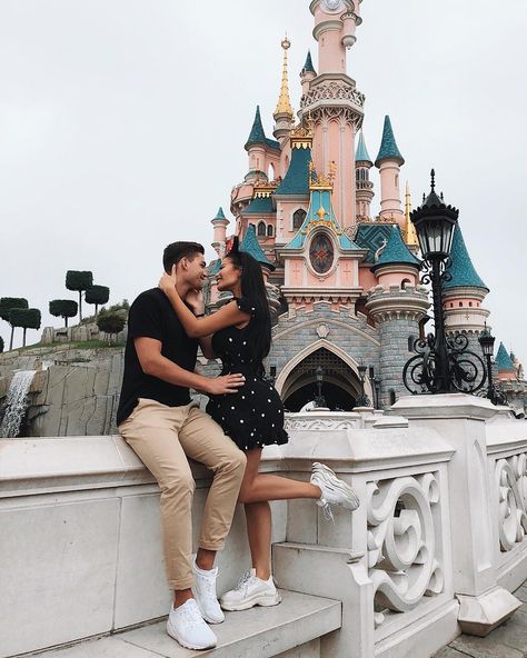 Adèle Grisoni on Instagram: “Celebrating my 25th birthday in dreamland with the man of my dreams ✨ This year will be the year of adventures, freedom and fulfillment.…” Disneyland Paris Outfit, Disneyland Couples Pictures, Couple Disney, Couples Disney, Disney Poses, Paris Photo Ideas, Disney Picture Ideas, Disneyland Photography, Paris Couple