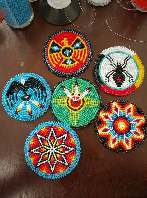 Native American Rosettes Patterns, Medallion Beading Patterns, Navajo Beadwork, Seed Bead Medallion Patterns, Beaded Medallions Native American, Native American Medallions, Beaded Turtle Pattern, Beaded Medallion Native American, Beaded Medallion