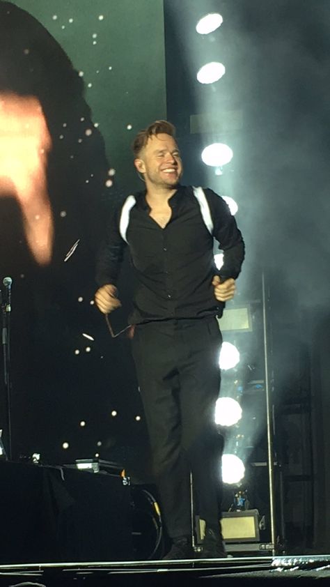 Olly Murs, Fav Artist, Mens Hairstyles Short, Chris Hemsworth, Hairstyles Short, Mens Hairstyles, Hairstyles, Concert, Celebrities