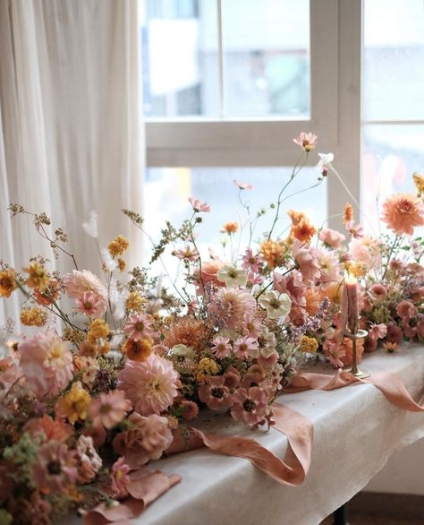 Vintage Wedding Flowers, Centerpiece Table, Flower Installation, Flower Studio, Wedding Mood Board, Wedding Tablescapes, Wedding Mood, Table Flowers, Floral Centerpieces