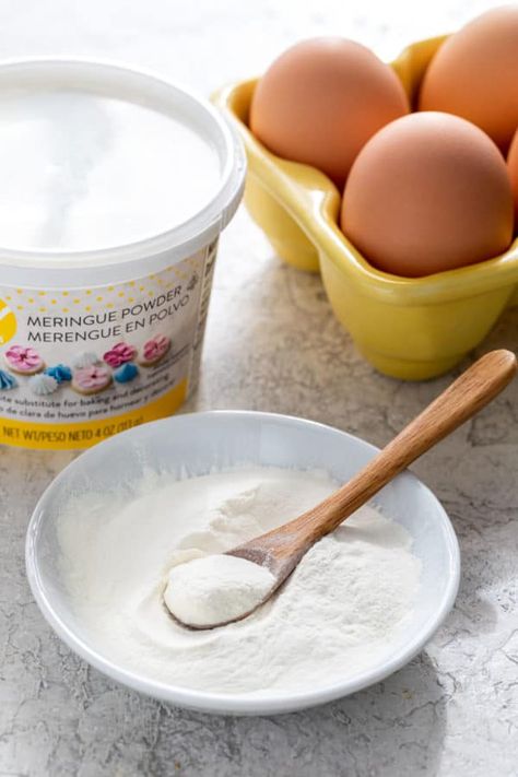 What is Meringue Powder? Uses and Substitutes - Jessica Gavin Italian Macaron Recipe, Best Meringue, Meringue Powder Royal Icing, Baked Meringue, Vegan Chocolate Mousse, Stabilized Whipped Cream, Powdered Eggs, Sugar Cookie Icing, Meringue Powder