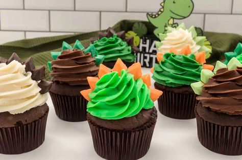 dinosaur-cupcakes Simple Dinosaur Cupcakes, Dinosaur Cupcakes Boys, Dino Cupcake Cake, Easy Dinosaur Cake, Dinosaur Cake Ideas, Dinosaur Cupcake Cake, Dino Cupcakes, Dinosaur Party Food, Best Buttercream Frosting