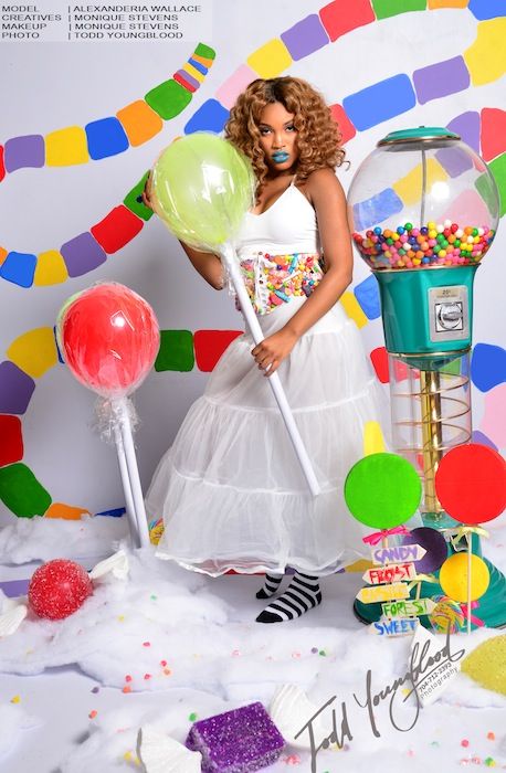 Chocolate Theme Photoshoot, Cotton Candy Theme Photoshoot, Sweet Photoshoot, Candy Land Photo Shoot, Candyland Photoshoot, Candy Booth, 90s Candy, Photo Booth Wall, Sweet 16 Candy