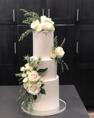 Barrel Wedding Cake, Double Barrel Cake, Semi Naked Wedding Cake, Quick Wedding, Different Types Of Cakes, Barrel Wedding, Cake Show, Edible Creations, New Template