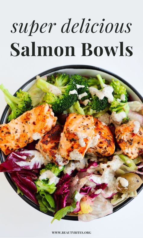 Delicious Mediterranean salmon bowl! This is the best healthy salmon recipe - it's full of flavor, light and super satistying. The best recipe for salmon bowls! Salmon Bowl Recipe, Low Carb Hummus, Recipe For Salmon, Salmon Bowls, Gluten Free Meal Prep, Mediterranean Salmon, Mediterranean Diet Recipes Dinners, 2024 Recipes, Salmon Bowl