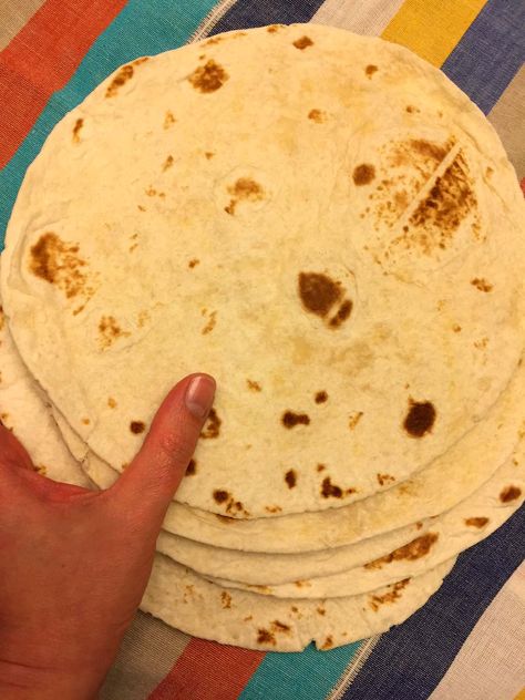 Flour Tortillas Recipe Homemade Mexican Flour Tortillas, Mexican Flour Tortillas, Mexican Tortillas, Flour Tortillas Recipe, Oatmeal Dinner, Mexico In My Kitchen, Semolina Recipe, Easy Chicken Fajitas, Tortilla Chip Recipe