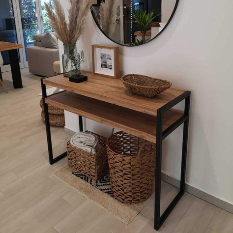 Flur Industrial Style, Decoration Console Entree, Living Estilo Industrial, Apartment Entrance Ideas, Mesa Living, Living Industrial, Small Console Table, Modern Apartment Living Room, Rustic Apartment