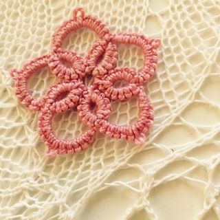 Needle Tatting Tutorial, Tatting Patterns Free, Needle Tatting Patterns, Half Hitch Knot, Shuttle Tatting Patterns, Tatting Tutorial, Tatting Jewelry, Needle Tatting, Crochet Bookmarks