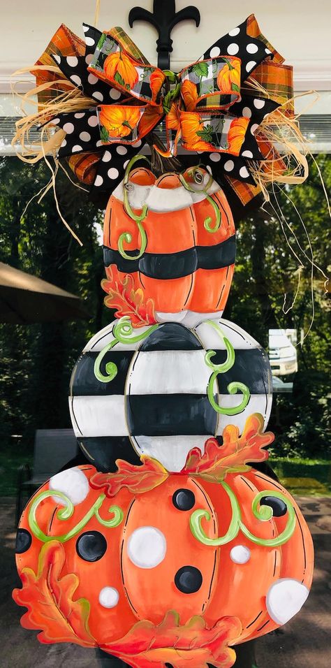 TwoThomasSisters - Etsy 3 Pumpkin Door Hanger, Stacked Pumpkin Door Hanger, Diy Yard Decor, Halloween Yard Art, Hand Painted Pumpkin, Pumpkin Topiary, Halloween Door Hangers, Pumpkin Door Hanger, Pumpkin Door