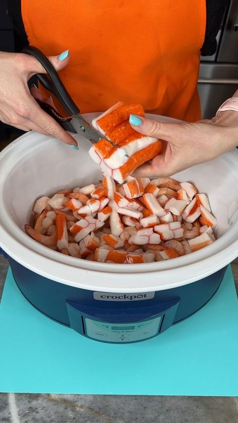 I learned this in Florida | Florida, seafood, video recording | I learned this in Florida Elaine makes a delicious seafood meal in the crockpot This video was produced by Network Media, LLC and Elaine Hayhurst | By My Life | Alright, that is just a medium-sized shrimp in a two-pound bag. Actually, one-pound bag. Hey, now I've got my crab legs. These are classic crab legs and we are just going to get these added to our pot here. This is going to be really simple and easy. I'm going to cut these Seafood Crock Pot Recipes, Crab Crockpot Recipes, Seafood Crockpot Recipes Slow Cooker, Crock Pot Seafood Recipes, Slow Cooker Seafood Recipes, Shrimp In Crockpot, Seafood Crockpot Recipes, Shrimp Crockpot Recipes, Crockpot Seafood Recipes