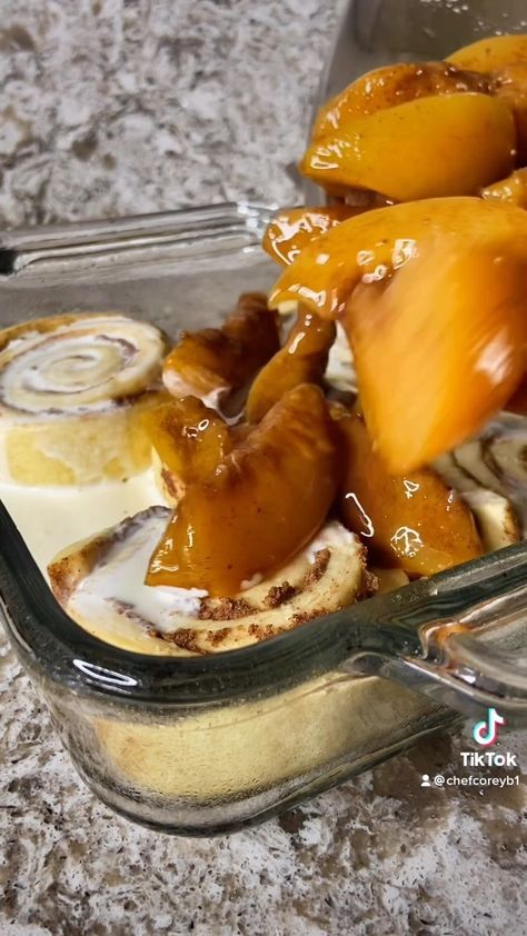 Chef Corey on Instagram: “Cinnamon bun peach cobbler 😋” Connamon Rolls, Peach Cobbler Egg Rolls, Peach Cobbler Cinnamon Rolls, Cinnamon Roll Desserts, Cinnamon Bun Cake, Cinnamon Bun, Cinnamon Rolls Recipe, Peaches N Cream, Peach Cobbler