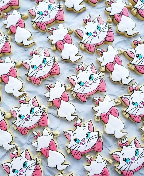 Amanda De Leon (@thesugarlion) posted on Instagram • Feb 21, 2021 at 1:31pm UTC Decorated Food, Aristocats Party, Kitten Birthday Party, Cat Baby Shower, Disney Cookies, Marie Cat, Cat Cookies, Marie Aristocats, Cat Birthday Party