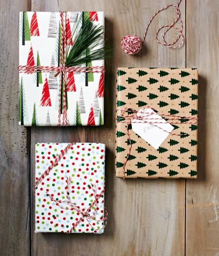 Twine Gift Wrapping, Christmas Gift Wrapping Diy, Gift Wrapping Diy, Christmas Gift Wrapping Ideas, Holiday Decor Ideas, Chalkboard Tags, Simple Holiday Decor, Scrapbook Letters, Christmas Easy