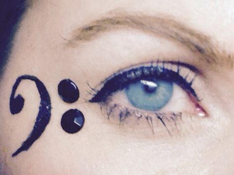 Music Note Makeup, Makeup Aesthetics, Eyes Eyeliner, Bass Clef, Cosplay Inspiration, Eyeliner Black, Pintura Facial, Eyes Makeup, Music Note