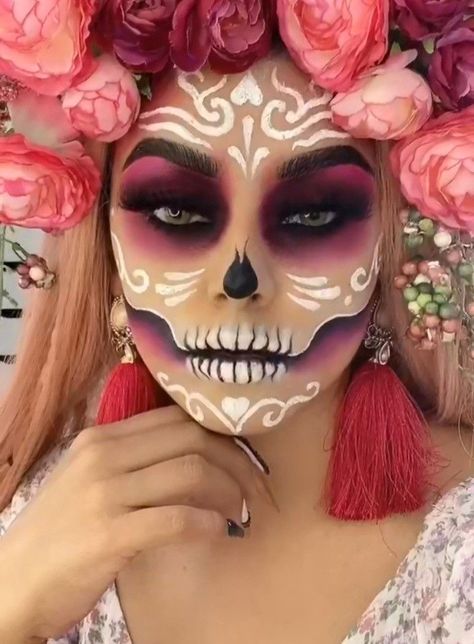 Makijaż Sugar Skull, Skull Makeup Tutorial, Maquillage Halloween Simple, Halloween Makeup Sugar Skull, Skull Face Paint, Holloween Makeup, Dead Makeup, Cute Halloween Makeup, Halloween Makeup Diy