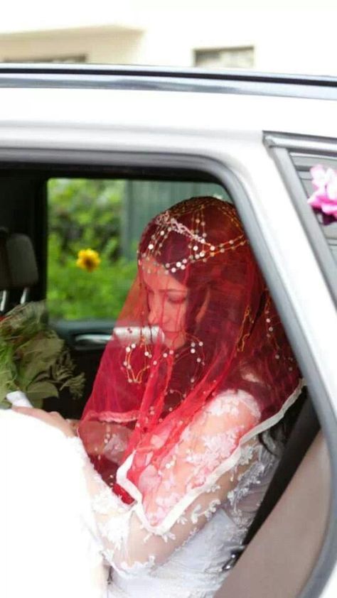 Bosnian bride Bosnian Wedding Traditions, Bosnian Wedding, Bosnian Aesthetic, Bosnian Culture, Red Veil, Bosnian Recipes, Turkish Wedding, Costumes Around The World, Traditional Beauty