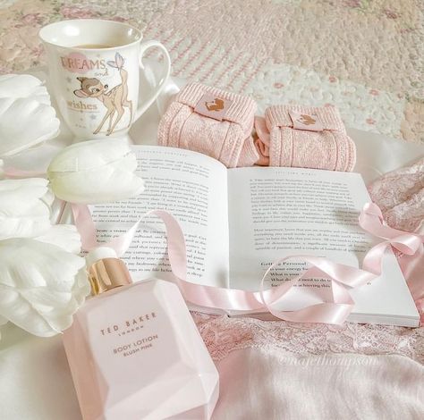 Romantic Films, Royal Aesthetic, Pastel Pink Aesthetic, Read A Book, Classy Aesthetic, Pink Girly Things, Princess Aesthetic, Pink Princess, My Nails