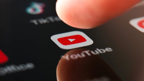 This blog explores YouTube SEO tips to make effective content. Youtube Seo, Youtube Downloader, Seo Guide, Youtube Views, Easy Video, Homeschool Activities, Seo Tips, Popular Videos, You Youtube