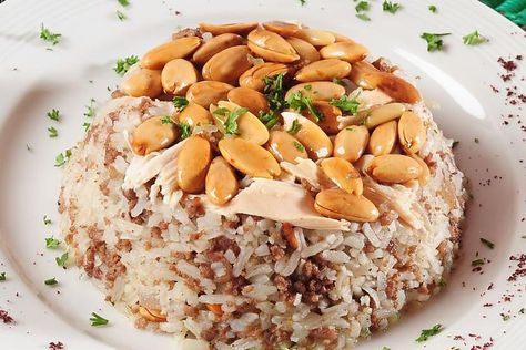 Lebanese Chicken, Chicken Rice Recipes, Middle East Recipes, Baking Measurements, Lebanese Cuisine, Lebanese Recipes, Persian Food, Weird Food, Frozen Meals