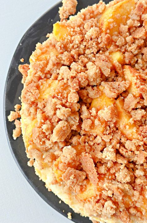 Cheesecake Peach, Peach Cobbler Pie, Peach Cobbler Cheesecake, Roasted Peaches, Shortbread Cookie Crust, Peach Cheesecake, Crockpot Dessert Recipes, Easy Sheet Pan Dinners, Crock Pot Desserts