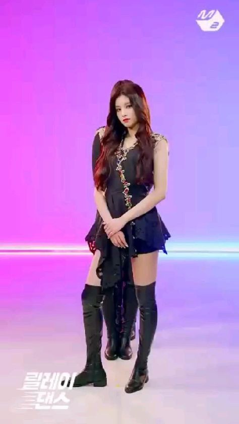 Tari Hip Hop, Hip Hop Dance Videos, Kpop Gifs, Dance Kpop, Dance Music Videos, Kpop Girl Bands, Barbie Princess, Pop Dance, Hip Hop Dance