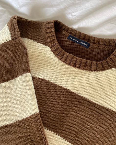 Brown Brandy Sweater, Brown Fuzzy Sweater Outfit, Caramel Girl Aesthetic Outfits, Brown Sweater Outfit Aesthetic, Brown Sweater Aesthetic, Brandy Melville Fall, Vanilla Style, Alley Rose, Brandy Sweater