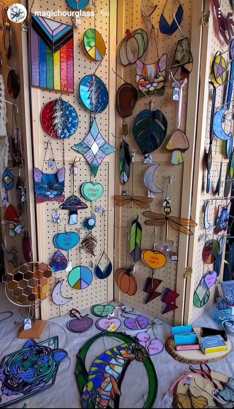 Stained Glass Craft Show Display, How To Display Stained Glass Art, Stained Glass Market Display, Stained Glass Display Craft Fairs, Trippy Stained Glass Art, Craft Fair Ideas To Sell, Craft Show Booth, Tiffany Stained Glass, Fused Glass Artwork