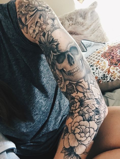 Floral Skull Tattoos For Women Sleeve, Skull And Flower Sleeve Tattoo, Girly Skull Tattoos Flowers Half Sleeves, Bee And Skull Tattoo, Sugar Skull Sleeve Tattoos For Women, Floral Skull Tattoos For Women, Skeleton With Flowers Tattoo, Skull And Flowers Tattoo Design, Skull Floral Tattoo