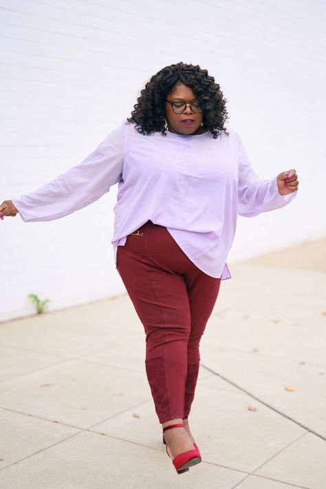 Lilac And Burgundy Outfit, Lilac Blouse, Maroon Outfit, Burgundy Outfit, Plus Size Fall, Color Pairing, Maroon Color, Black Women Fashion, Winter Women