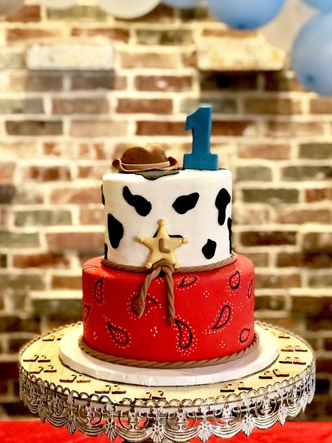 1st Birthday Rodeo Cake, Cowboy Birthday Cake Boys, My First Rodeo Birthday Boy Cake Smash, Cowboy Party Cake Ideas, Western 1st Birthday Cake, Rodeo Themed 1st Birthday Cake, First Rodeo Birthday Cake Boy, Cowboy First Birthday Cake, Rodeo Cakes For Boys