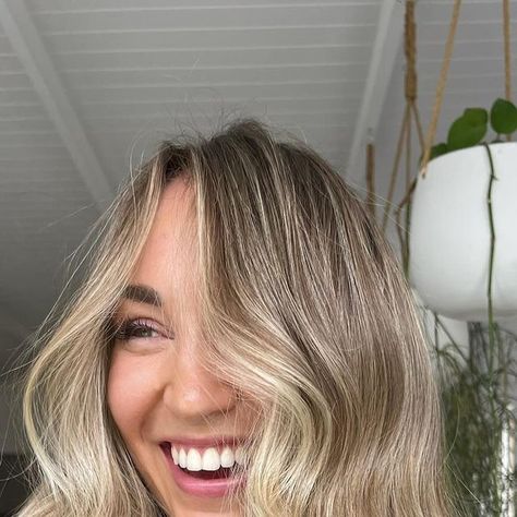 HAIR STUDIO on Instagram: "📍SAVE THIS FOR YOUR NEXT COLOUR INSPO   That smile says it all 😍 The perfect lived in beachy blonde with a soft root shadow and style by @painted.bygrace  @redken  @virtuelabs" Blonde Root Shadow, Shadow Root Brown To Blonde, Beachy Blonde, Root Shadow, Warm Blonde Hair, Perfect Live, Blonde Roots, Shadow Root, Warm Blonde