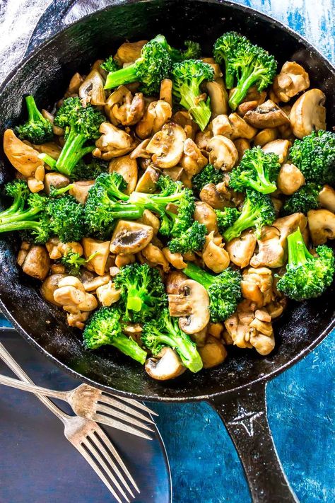 Keto Hibachi Chicken — Cast Iron Keto Keto Hibachi, Chicken Hibachi, Cast Iron Keto, Broccoli Health Benefits, Hibachi Chicken, Veggie Recipe, Easy Skillet Meals, Keto Chicken Recipes, Easy Skillet