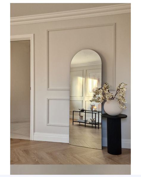 Loving the colours and the table Frameless Arch Mirror, Dining Room Idea, Arched Full Length Mirror, Arched Design, 26th January, Hallway Mirror, Arch Mirror, Selling Design, Length Mirror