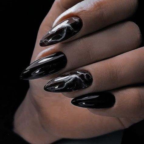 Black Almond Nails Designs, Black Witchy Nails, Marvel Nails, Black Lightening, Black Almond Nails, Uñas Ideas, Nails Designer, Gothic Nails, Goth Nails