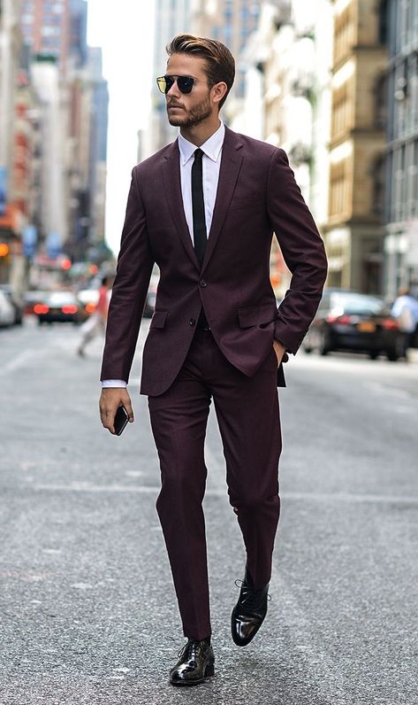 Burgundy Suit Men, Terno Slim Fit, Outfits Formal, Shirt And Tie Combinations, Terno Slim, Man In A Suit, Suits Men Business, Formal Men Outfit, Suit Ideas