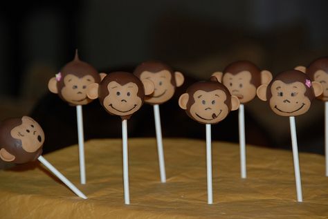 monkey cake pops | Monkey Cake Pops | Flickr - Photo Sharing! Safari Cakepops, Jungle Cake Pops, Monkey Cake Pops, Animal Cake Pops, Baby Jungle, 10 Birthday Cake, Monkey Cake, Monkey Baby Shower, Jungle Cake