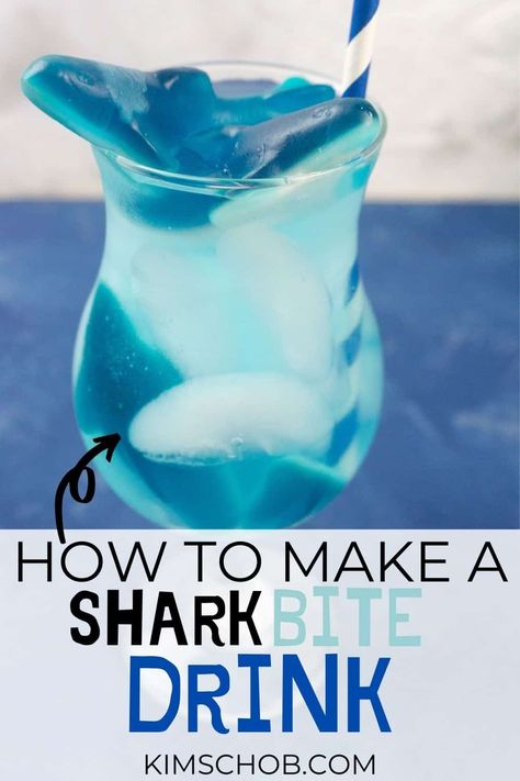 Shark Bite Drink, Shark Bite Drink Recipe, Ocean Water Drink, Shark Week Drinks, Fun Drink Recipe, Moonshine Recipes, Strong Drinks, Malibu Rum, Ice Cream Floats