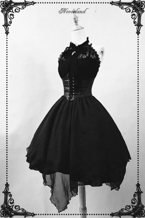 Emo Dresses Prom Goth, Fantasy Dresses Short, Emo Dress Outfit, Prom Dresses Goth, Cute Witch Outfits, Gothic Short Dress, Fairytale Dress Aesthetic, Prom Dress Goth, Emo Prom