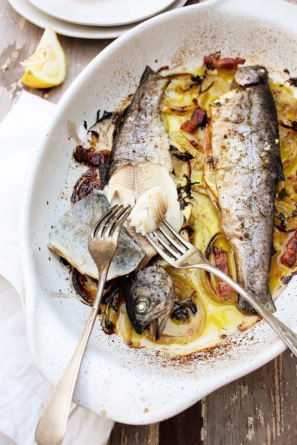 Baked Whole Fish, Two Fish, Fish Dishes, Seafood Dishes, Beautiful Food, Fish And Seafood, I Love Food, Fish Recipes, Food For Thought